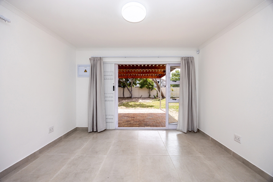 3 Bedroom Property for Sale in Table View Western Cape